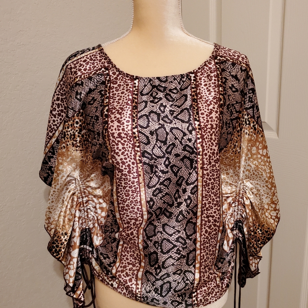 Butterfly Sleeve Snake print Blouse
